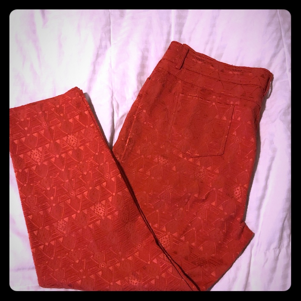 Beautifully detailed, tangerine pant 🍊